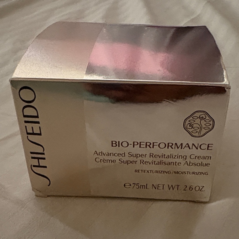 Shiseido Bio-Performance Cream - Silver and Pink